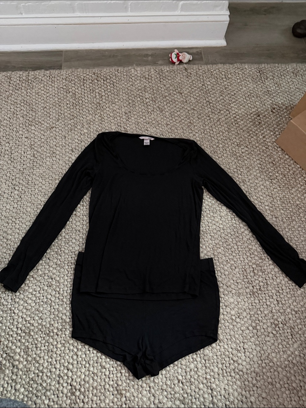 Victoria’s Secret Large Black Long-Sleeve pajama set